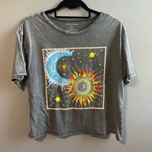 NWOT Caution To The Wind celestial graphic gray tee. Size Small